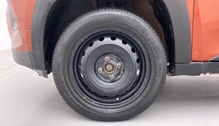 2017 Mahindra KUV 100 NXT K6+ P 6 STR, Petrol, Manual, 42,396 km, Left Front Wheel