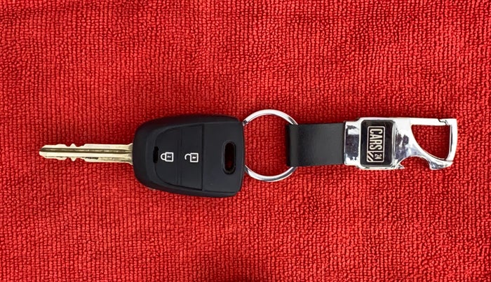 2017 Hyundai Grand i10 SPORTZ O 1.2, Petrol, Manual, 28,872 km, Key Close Up