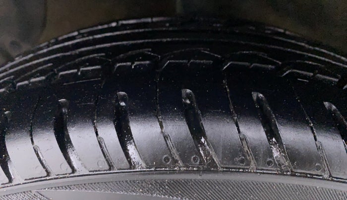 2017 Hyundai Grand i10 SPORTZ O 1.2, Petrol, Manual, 28,872 km, Left Front Tyre Tread