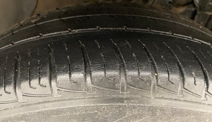 2019 Maruti Vitara Brezza VDI, Diesel, Manual, 71,386 km, Right Front Tyre Tread