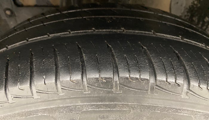 2019 Maruti Vitara Brezza VDI, Diesel, Manual, 71,386 km, Left Front Tyre Tread