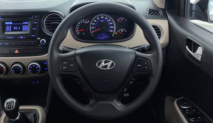 2016 Hyundai Grand i10 SPORTZ 1.2 KAPPA VTVT, Petrol, Manual, 35,320 km, Steering Wheel Close Up