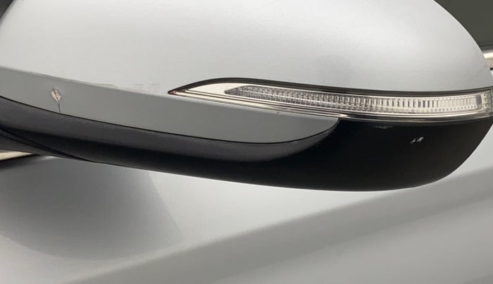 2019 Hyundai Verna 1.6 VTVT SX (O) AT, Petrol, Automatic, 49,045 km, Left rear-view mirror - Cover has minor damage