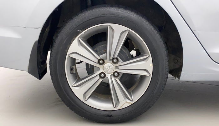2019 Hyundai Verna 1.6 VTVT SX (O) AT, Petrol, Automatic, 49,045 km, Right Rear Wheel