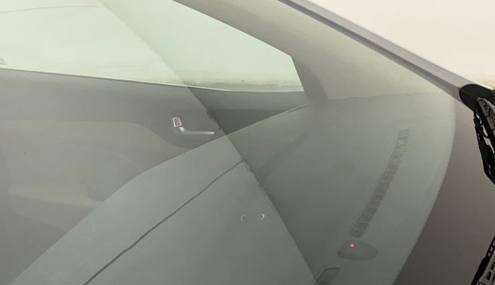 2019 Hyundai Verna 1.6 VTVT SX (O) AT, Petrol, Automatic, 49,045 km, Front windshield - Minor spot on windshield