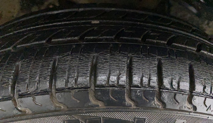 2012 Maruti Zen Estilo LXI, Petrol, Manual, 40,619 km, Right Rear Tyre Tread