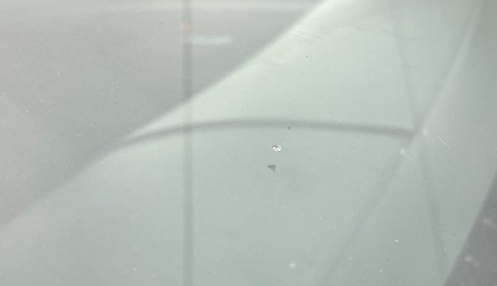 2014 Maruti Swift ZDI, Diesel, Manual, 58,196 km, Front windshield - Minor spot on windshield