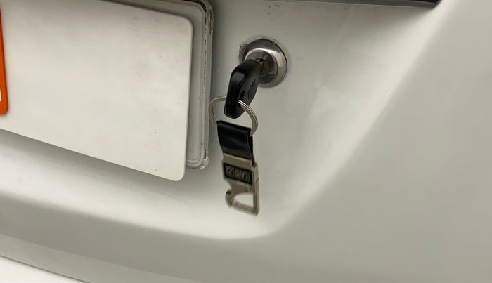 2015 Maruti Wagon R 1.0 LXI CNG, CNG, Manual, 85,038 km, Lock system - Boot door not opening through lever