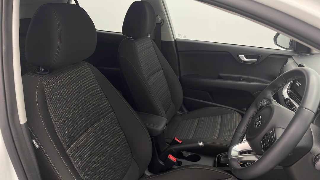 2020 Kia Stonic Sport, Automatic, 23993 km, Right Side Front Door Cabin View