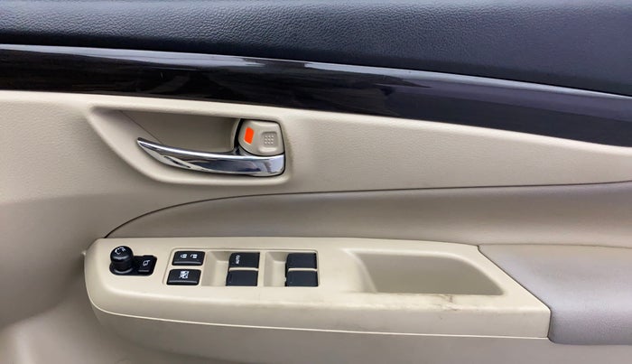 2016 Maruti Ciaz ZXI+, Petrol, Manual, 90,656 km, Driver Side Door Panels Control