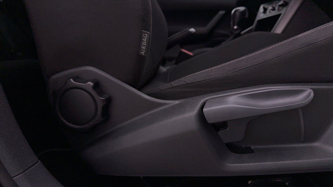 2018 Volkswagen Polo 85tsi Comfortline, Automatic, 52021 km, Drivers Side Adjustment Panel