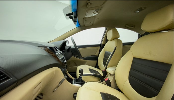 2013 Hyundai Verna FLUIDIC 1.6 VTVT EX, Petrol, Manual, 89,944 km, Right Side Front Door Cabin