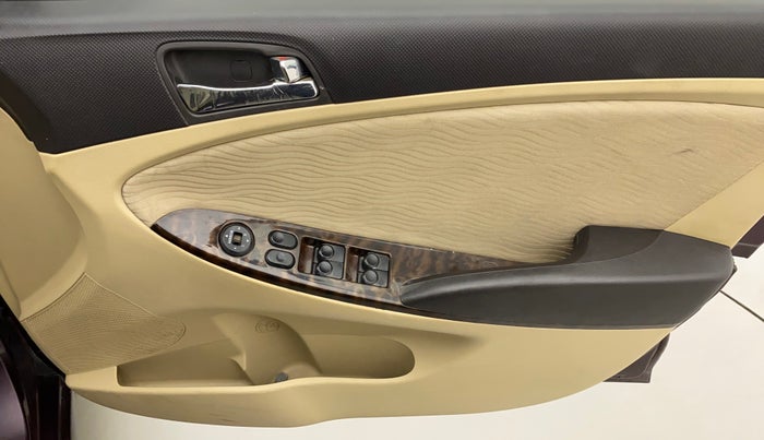 2013 Hyundai Verna FLUIDIC 1.6 VTVT EX, Petrol, Manual, 89,944 km, Driver Side Door Panels Control