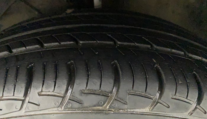 2019 Maruti Baleno DELTA PETROL 1.2, Petrol, Manual, 29,389 km, Left Front Tyre Tread