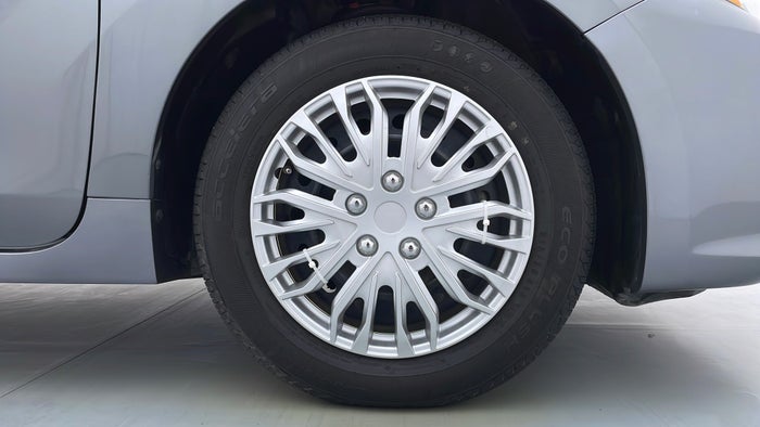 NISSAN ALTIMA-Right Front Tyre