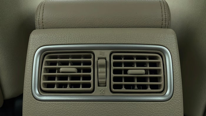 NISSAN ALTIMA-Rear AC Vents