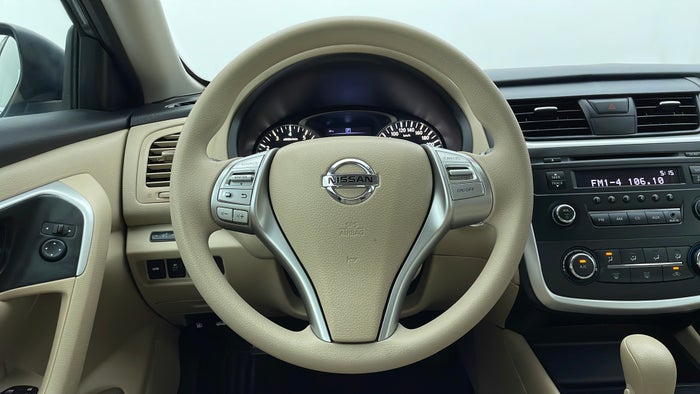 NISSAN ALTIMA-Steering Wheel Close-up