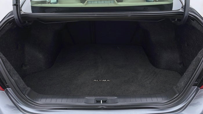 NISSAN ALTIMA-Boot Inside View