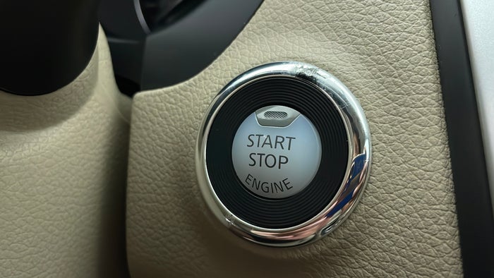 NISSAN ALTIMA-Dashboard Trim Scratch
