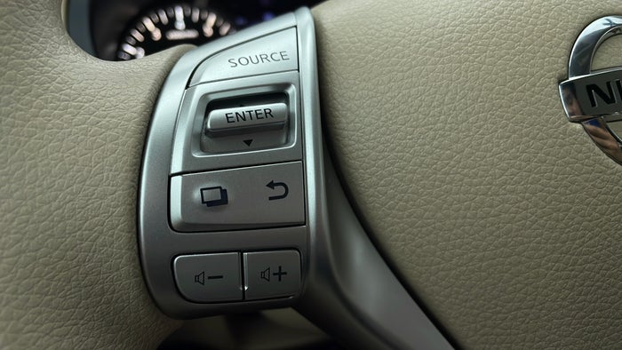 NISSAN ALTIMA-Drivers Control