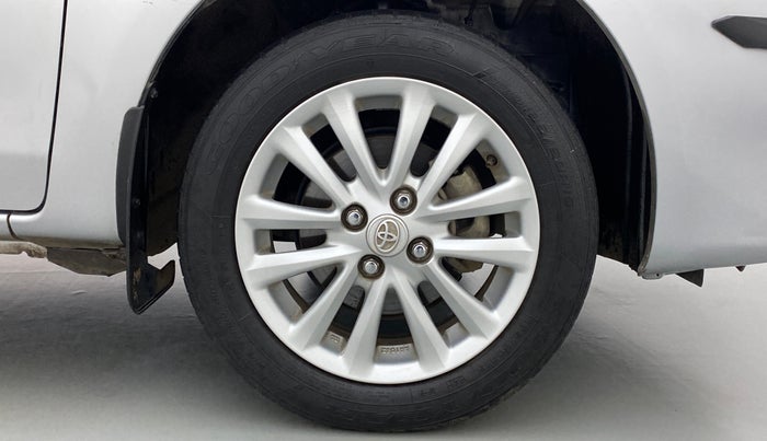 2013 Toyota Etios Liva V, Petrol, Manual, 13,948 km, Right Front Wheel
