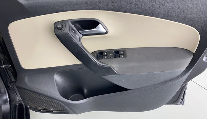 2014 Volkswagen Polo HIGHLINE1.2L PETROL, Petrol, Manual, 75,289 km, Driver Side Door Panels Control