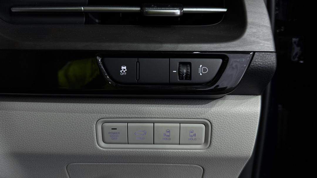 2023 Kia Carnival Special Edition, Automatic, 42096 km, Utility Switches/Buttons