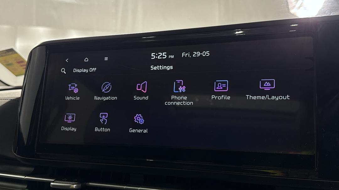 2023 Kia Carnival Special Edition, Automatic, 42096 km, Infotainment System