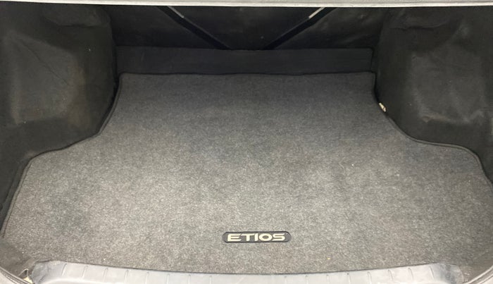 2011 Toyota Etios V, Petrol, Manual, 45,602 km, Boot Inside
