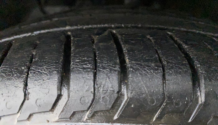 2021 Hyundai NEW I20 ASTA (O) 1.2 MT, Petrol, Manual, 31,974 km, Left Front Tyre Tread