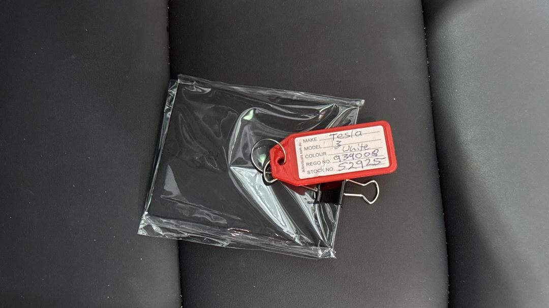 2022 Tesla Model 3 Rear-wheel Drive, Automatic, 43842 km, Key Close-up