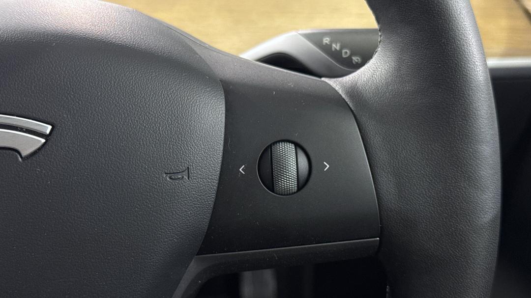 2022 Tesla Model 3 Rear-wheel Drive, Automatic, 43842 km, Utility Switches/Buttons
