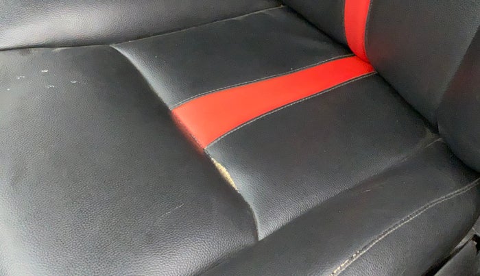 2017 Maruti Vitara Brezza VDI (O), Diesel, Manual, 93,577 km, Front left seat (passenger seat) - Cover slightly torn