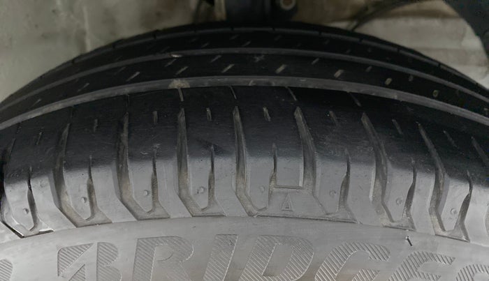 2019 Maruti XL6 ALPHA SHVS  MT, Petrol, Manual, 33,070 km, Right Front Tyre Tread