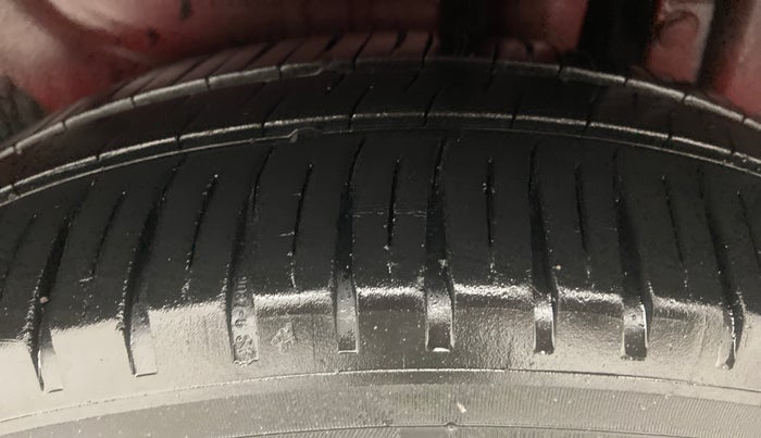 2014 Maruti Swift Dzire VDI BS IV, Diesel, Manual, 80,868 km, Left Rear Tyre Tread