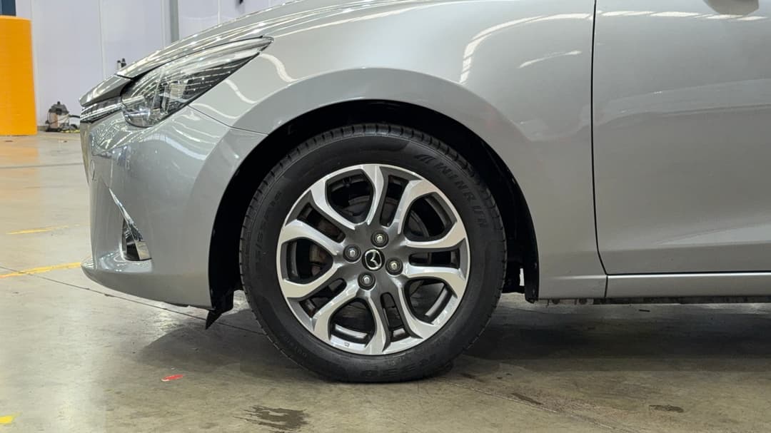 2017 Mazda Mazda2 Gt, Automatic, 64844 km, Left Front Wheel