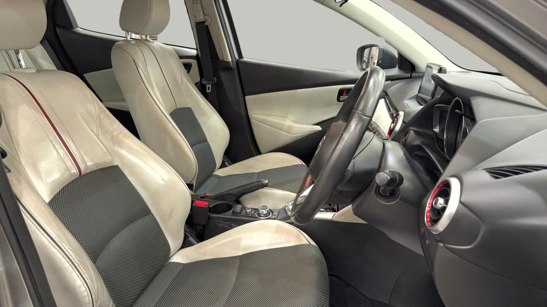 2017 Mazda Mazda2 Gt, Automatic, 64844 km, Right Side Front Door Cabin View
