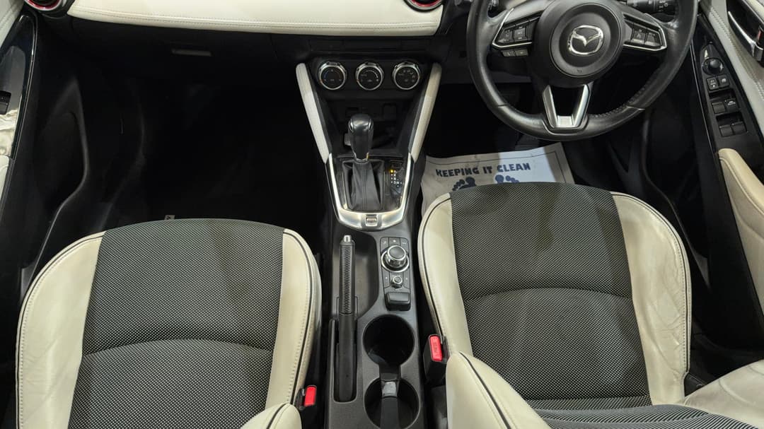 2017 Mazda Mazda2 Gt, Automatic, 64844 km, Center Console