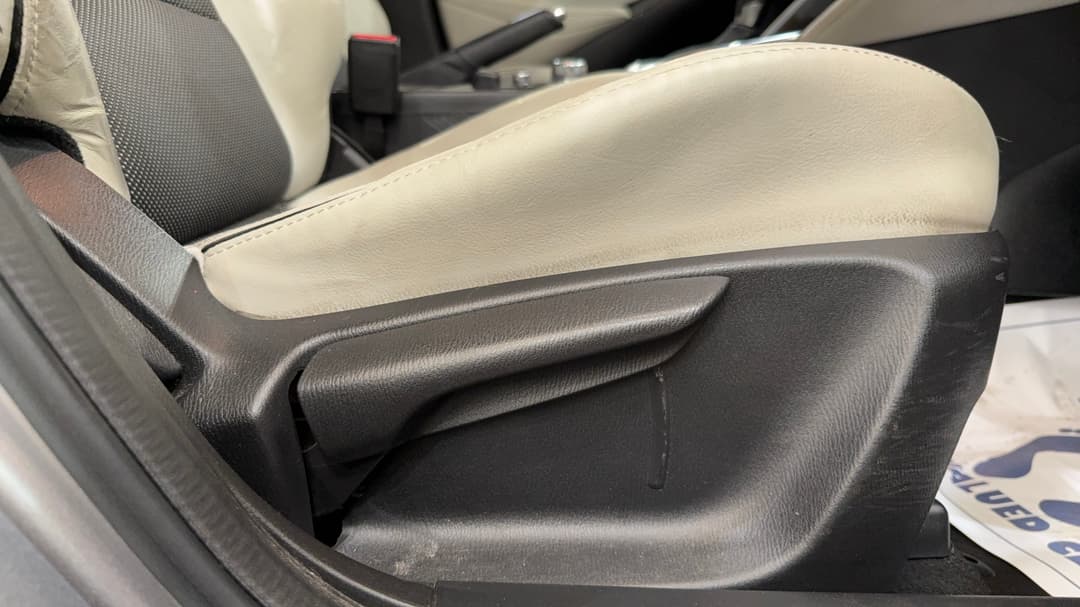2017 Mazda Mazda2 Gt, Automatic, 64844 km, Drivers Side Adjustment Panel