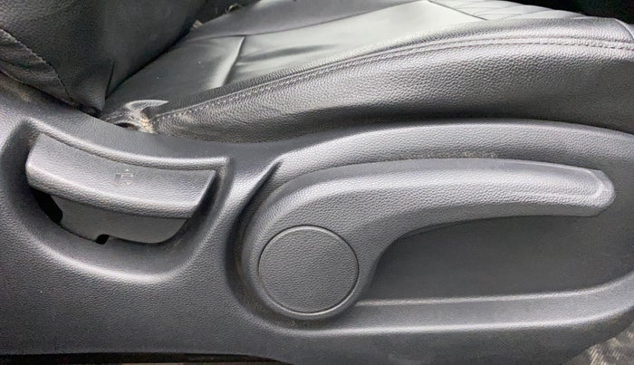 2017 Hyundai Elite i20 SPORTZ 1.2, Petrol, Manual, 41,659 km, Driver Side Adjustment Panel