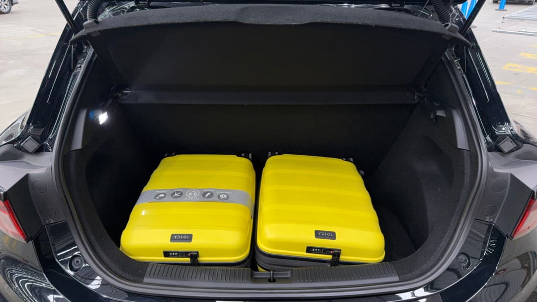 2024 MG Mg3 Essence, Automatic, 20703 km, Boot Inside View with Luggage