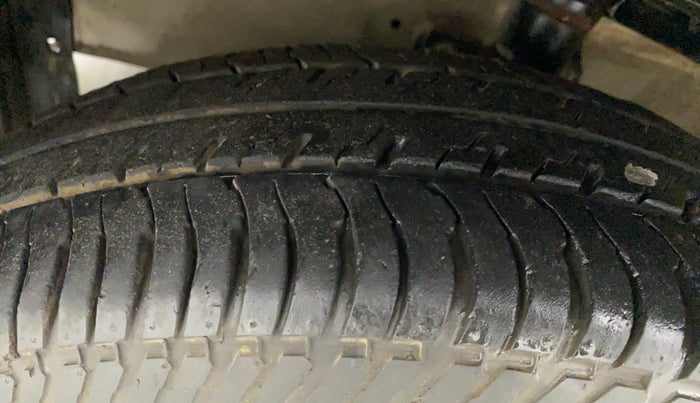 2011 Maruti Swift Dzire VXI, Petrol, Manual, 51,005 km, Left Front Tyre Tread