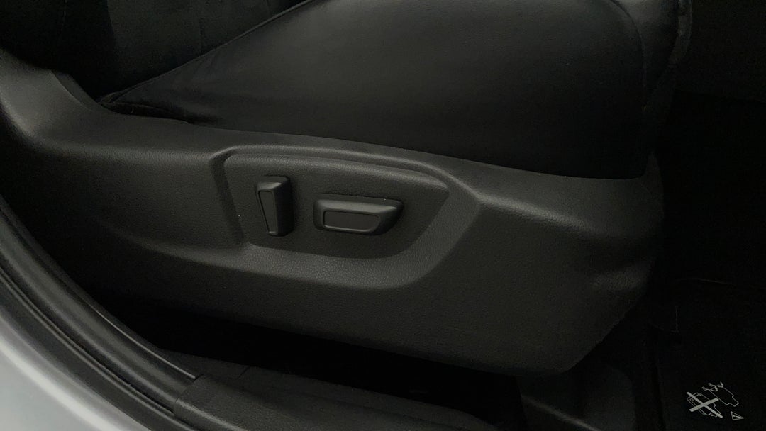 2022 Mitsubishi Eclipse Cross Aspire (2WD), Automatic, 35889 km, Drivers Side Adjustment Panel