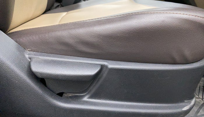 2015 Hyundai Eon ERA PLUS, Petrol, Manual, 20,091 km, Driver Side Adjustment Panel