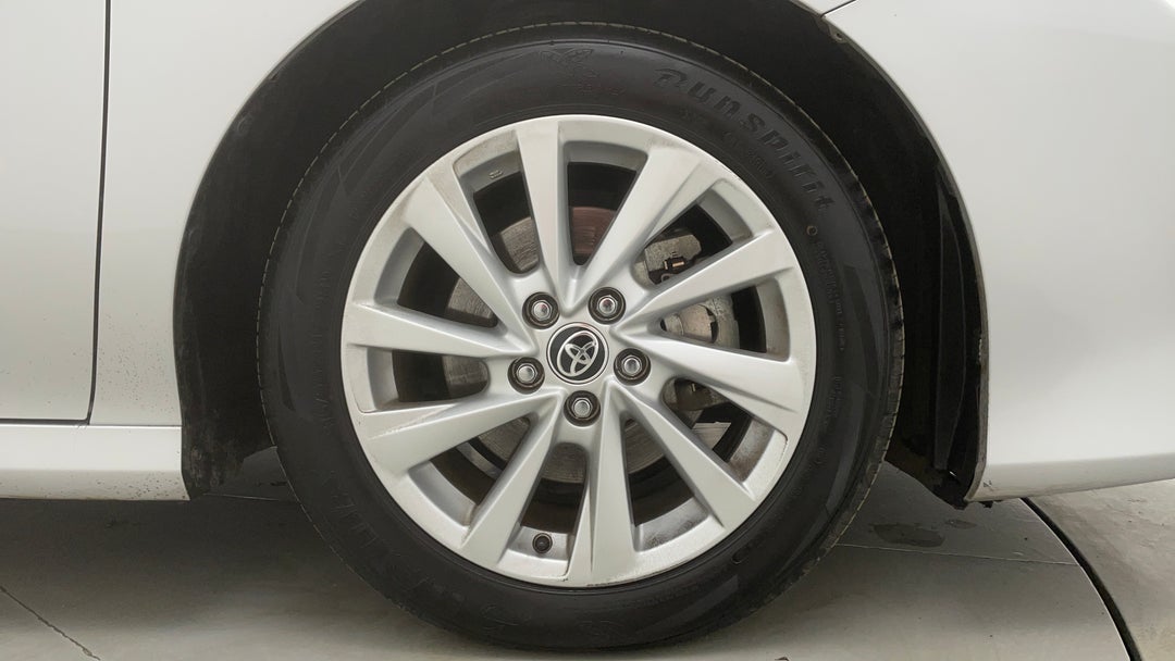 2022 Toyota Camry Ascent, Automatic, 67234 km, Right Front Wheel