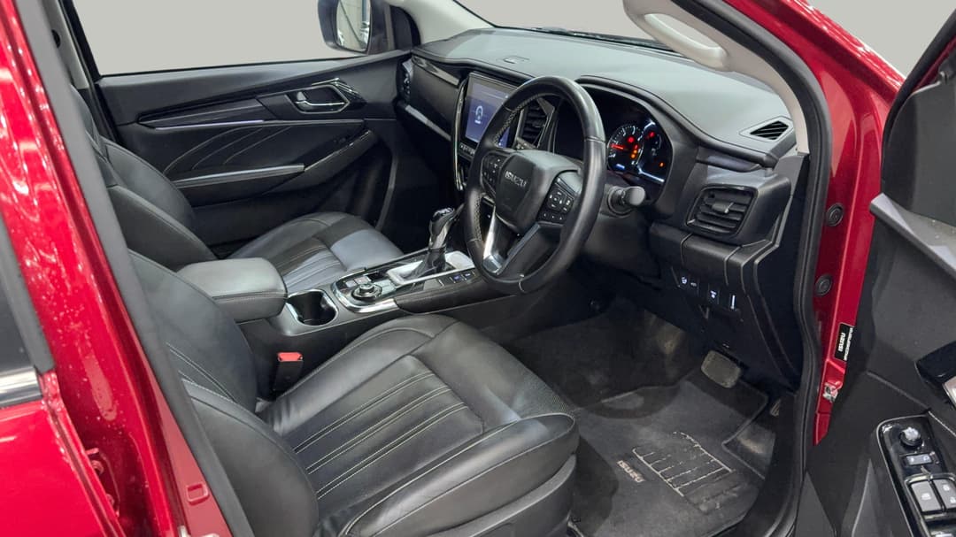 2023 Isuzu MU-X Ls-t (4x4), Automatic, 72468 km, Right Side Front Door Cabin View