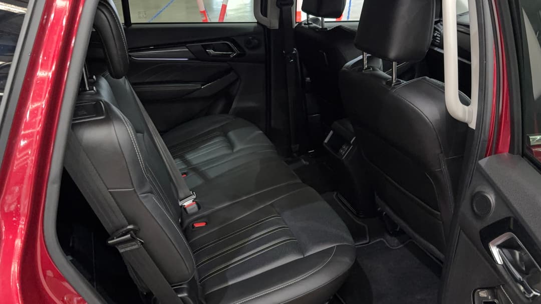 2023 Isuzu MU-X Ls-t (4x4), Automatic, 72468 km, Right Side Rear Door Cabin View