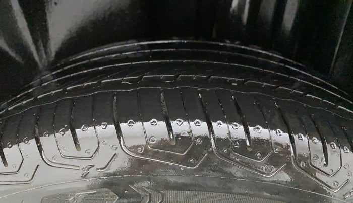 2018 Volkswagen Vento HIGHLINE PLUS 1.5 16 ALLOY, Diesel, Manual, 98,579 km, Left Rear Tyre Tread