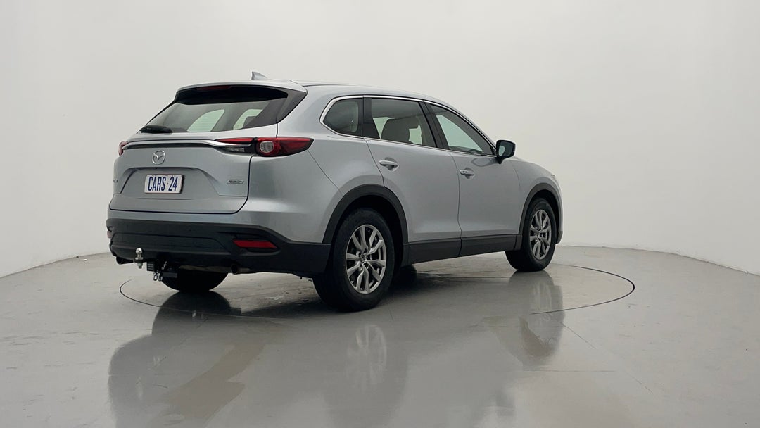 Right Back Diagonal (45- Degree) View