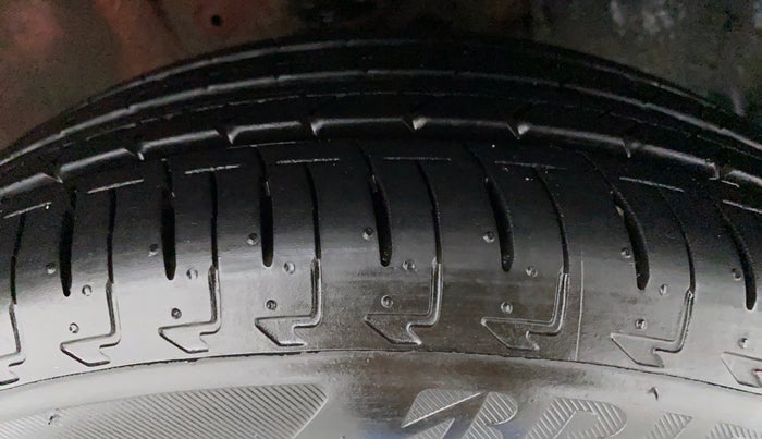2017 Maruti IGNIS ZETA 1.2 K12 AMT, Petrol, Automatic, 26,339 km, Right Front Tyre Tread